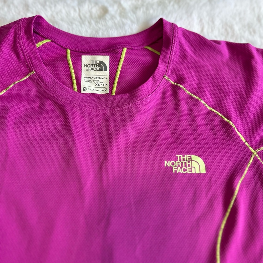 🎉HP🎉The North Face Women's Magenta Short Sleeve Tee Flash Dry sz:XS - Picture 3 of 5